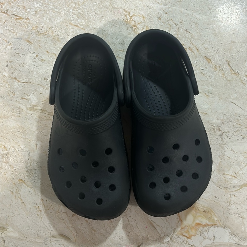 Black toddler crocs